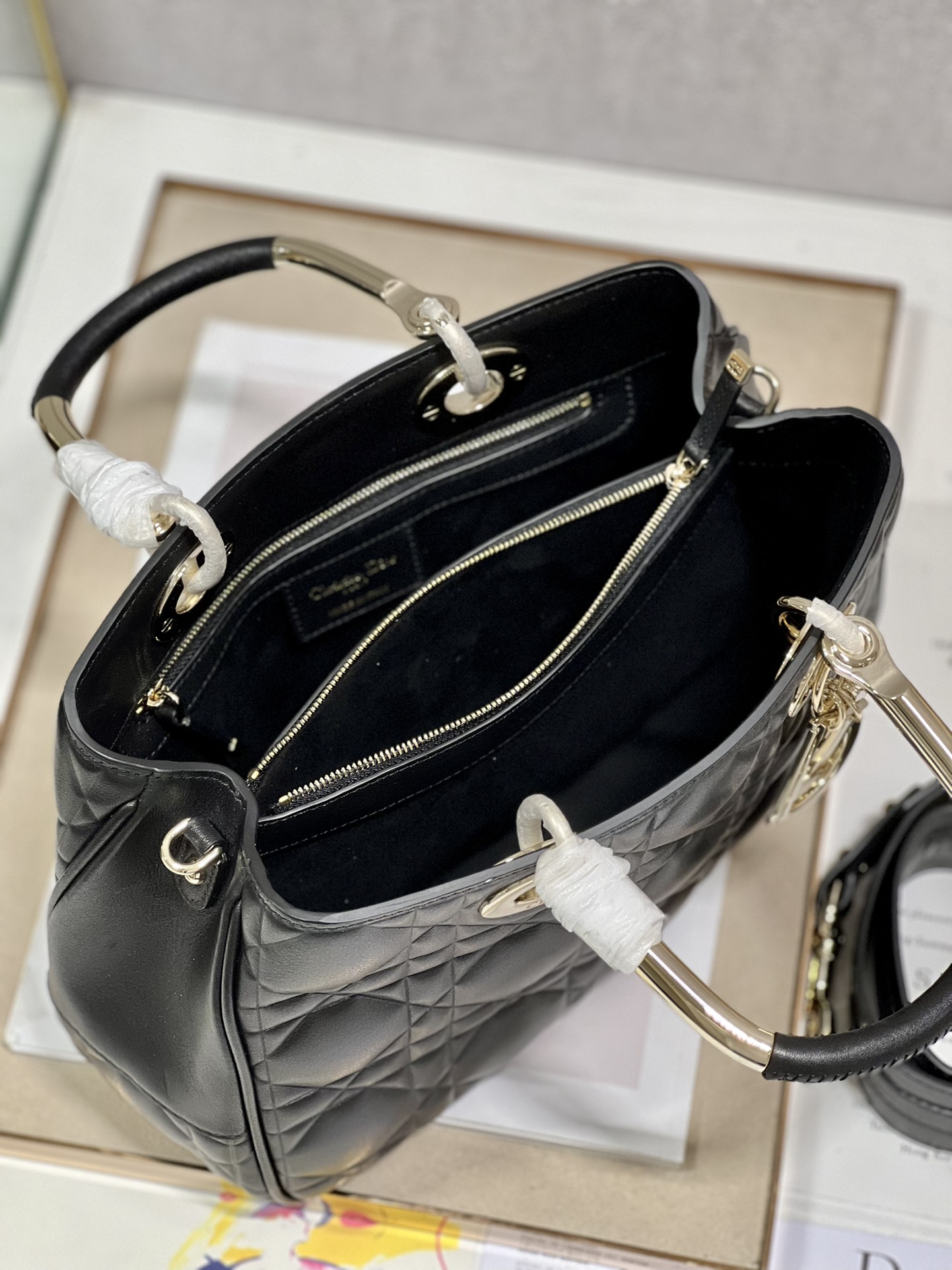 Handbag Dior 1202 size 31  31  11 cm - vstockx
