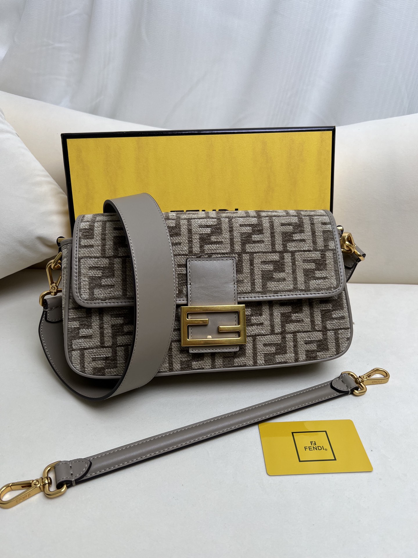 handbags FENDI 8BR600 size:27*15*6cm - vstockx