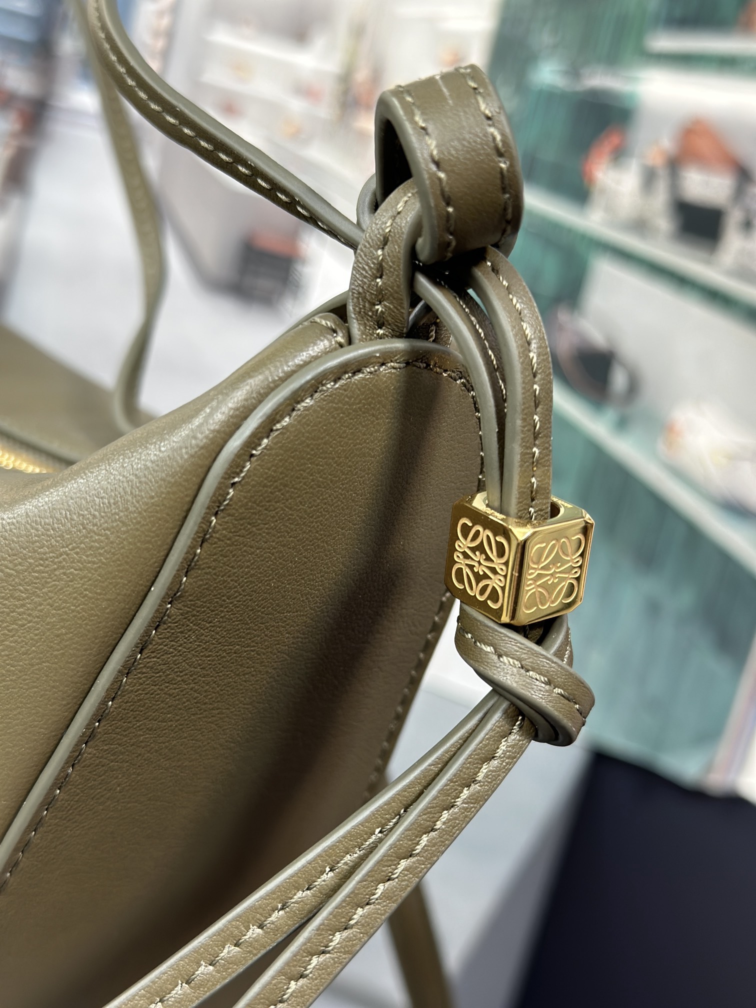 Handbags LOEWE   size:28-17-9.5 cm - vstockx