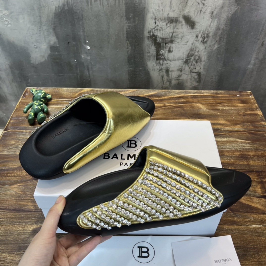 Balmain Quilted leather B-IT mules 3 - vstockx