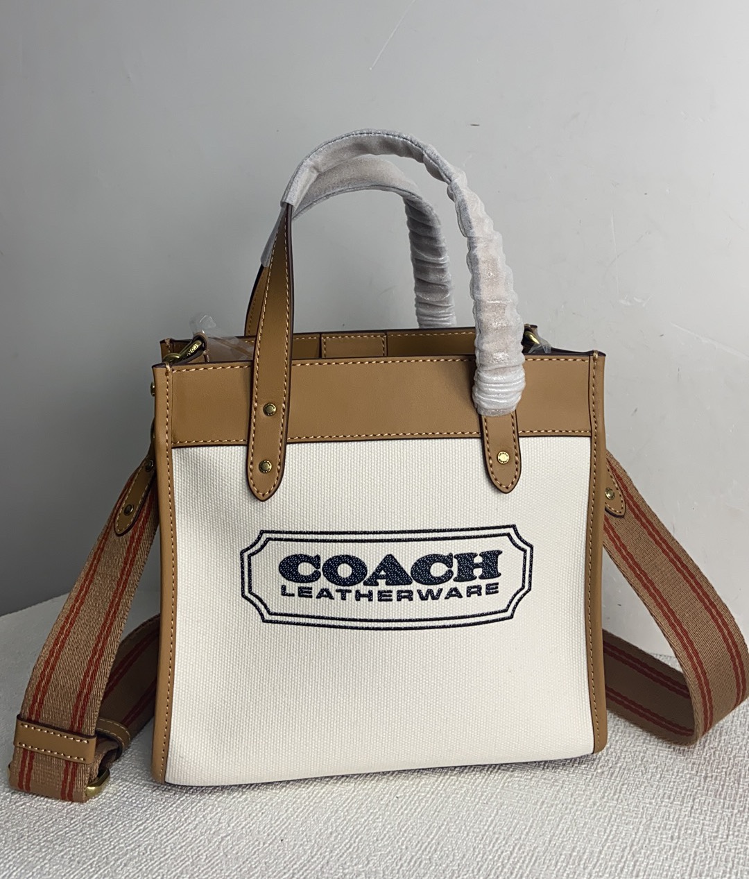 Handbags Coach CH740 size:22*20*12 - vstockx