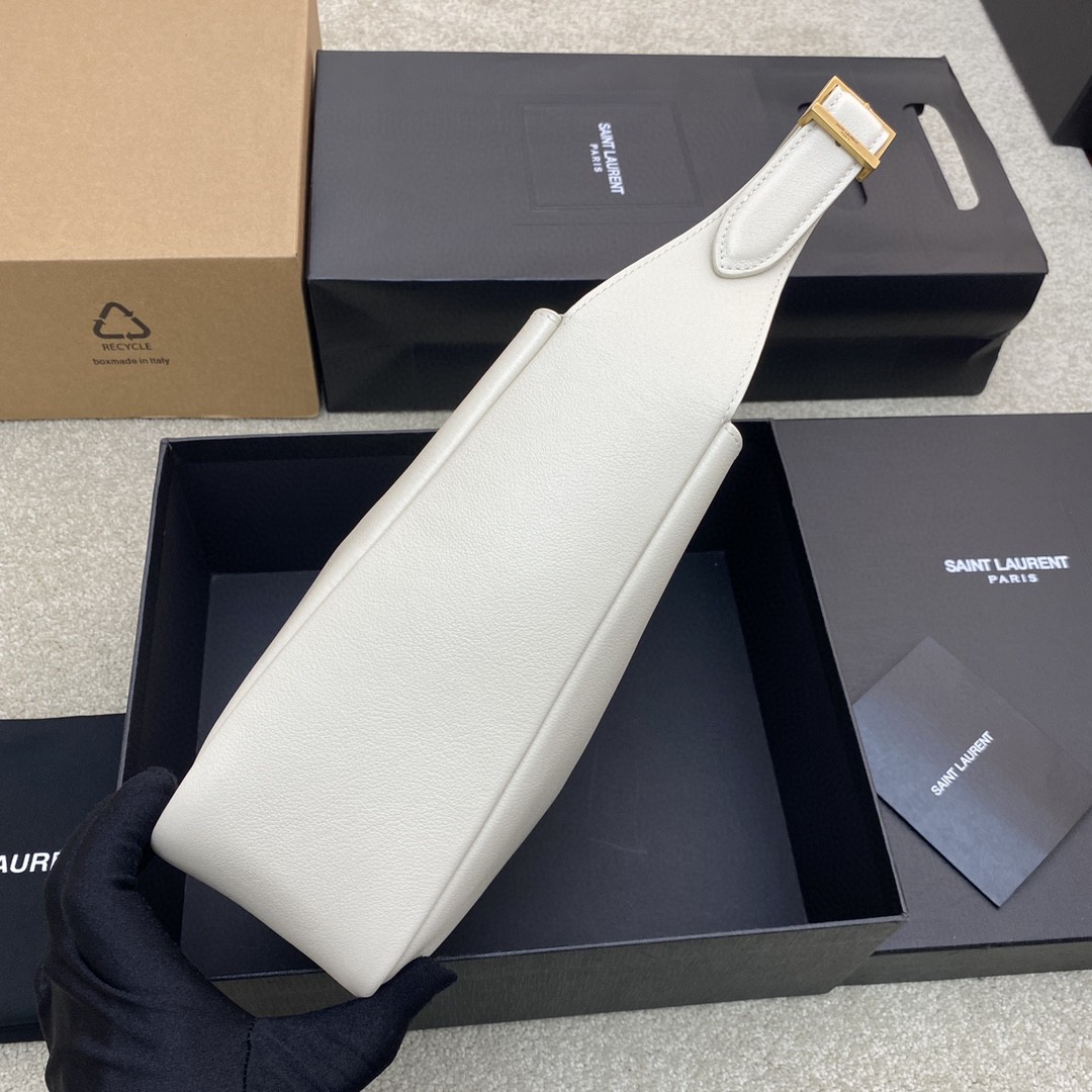 Handbags SAINT LAURENT 713938 size 22x22x10 cm - vstockx