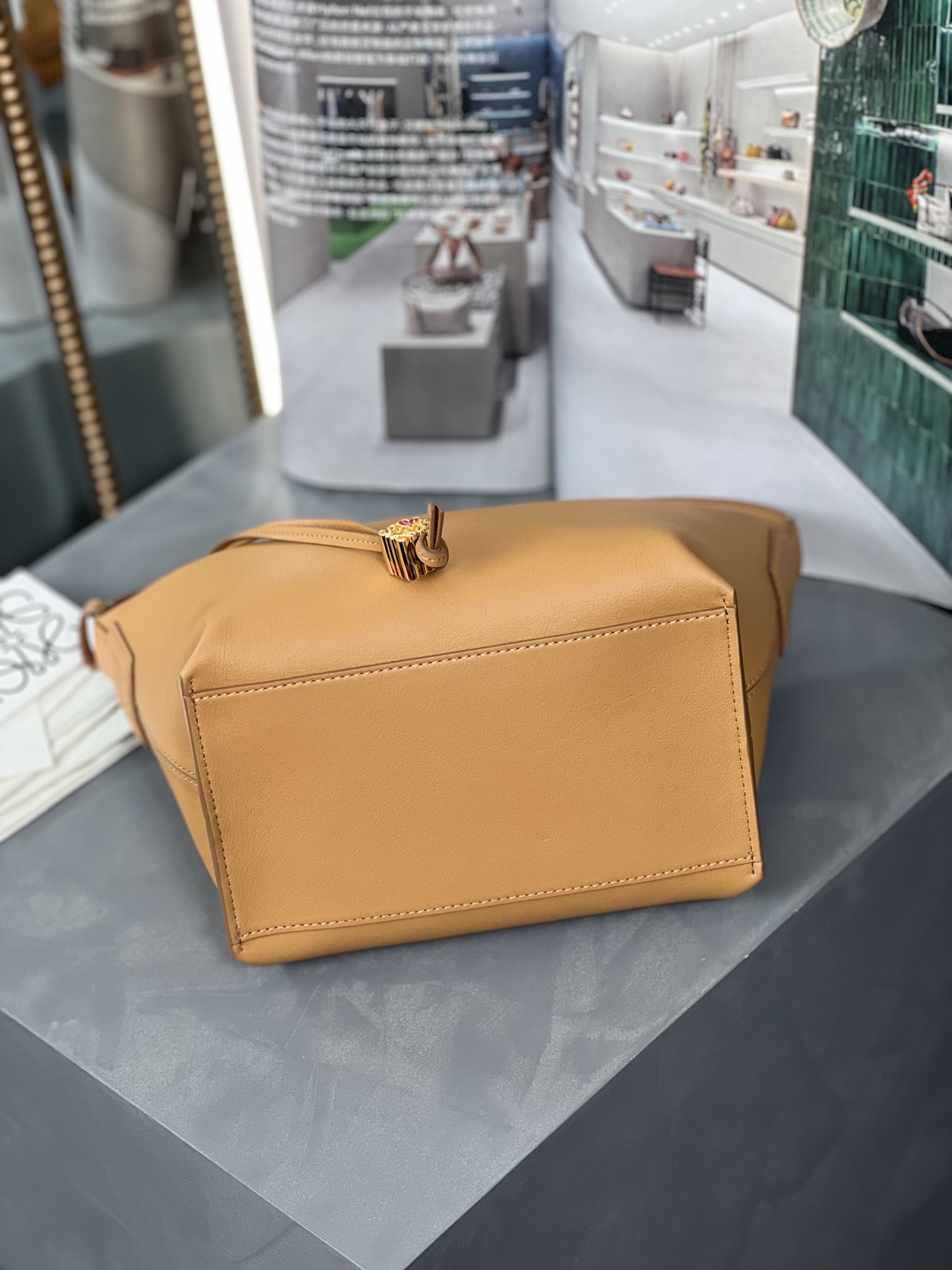 Handbags LOEWE Cubi size:21-17-13 cm - vstockx