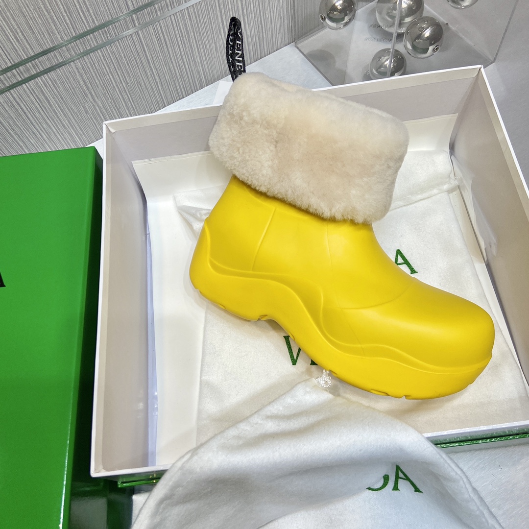 Bottega Veneta Boots 8 - vstockx