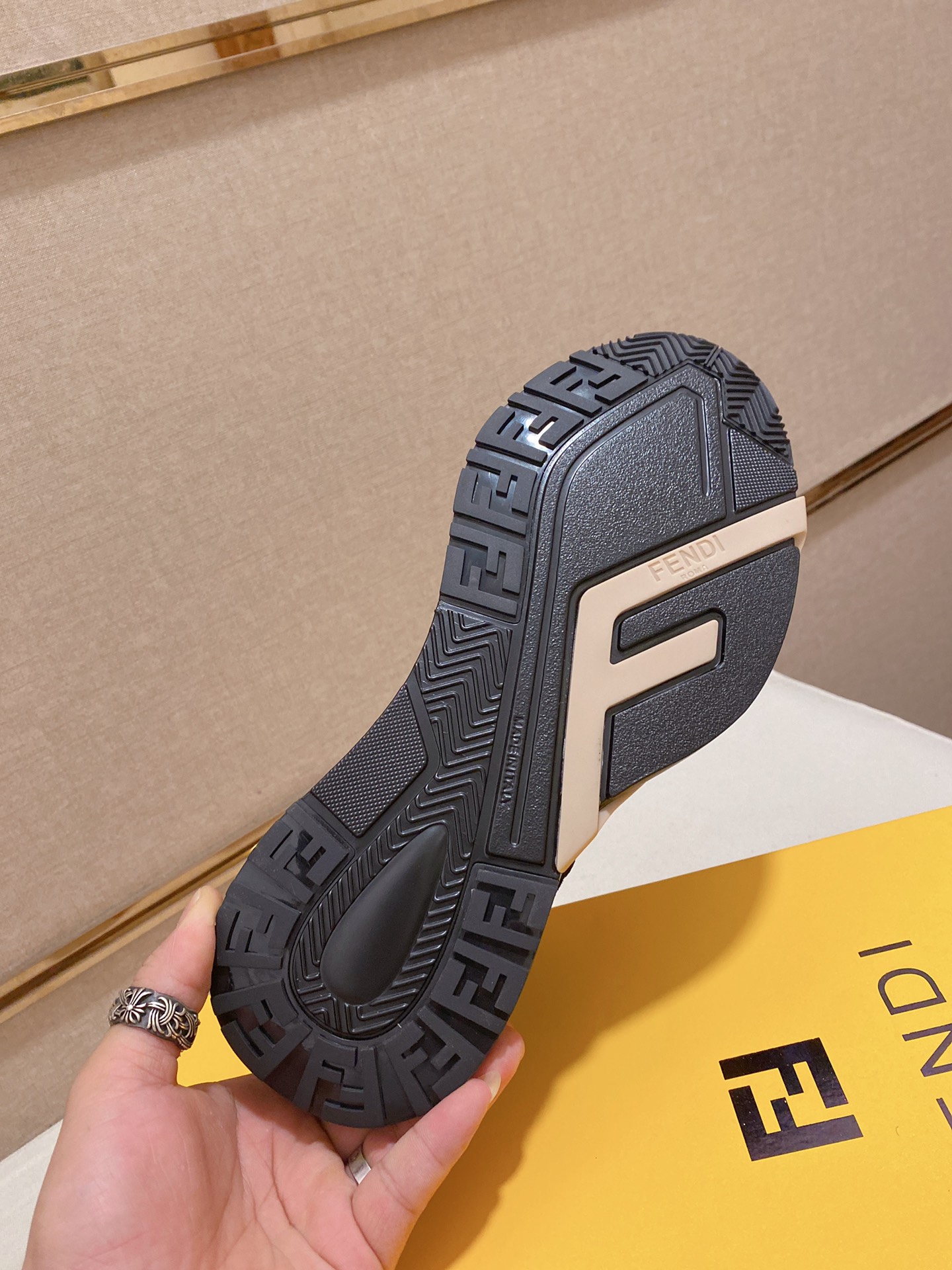 Fendi Flow Ff Sneakers 18 - vstockx