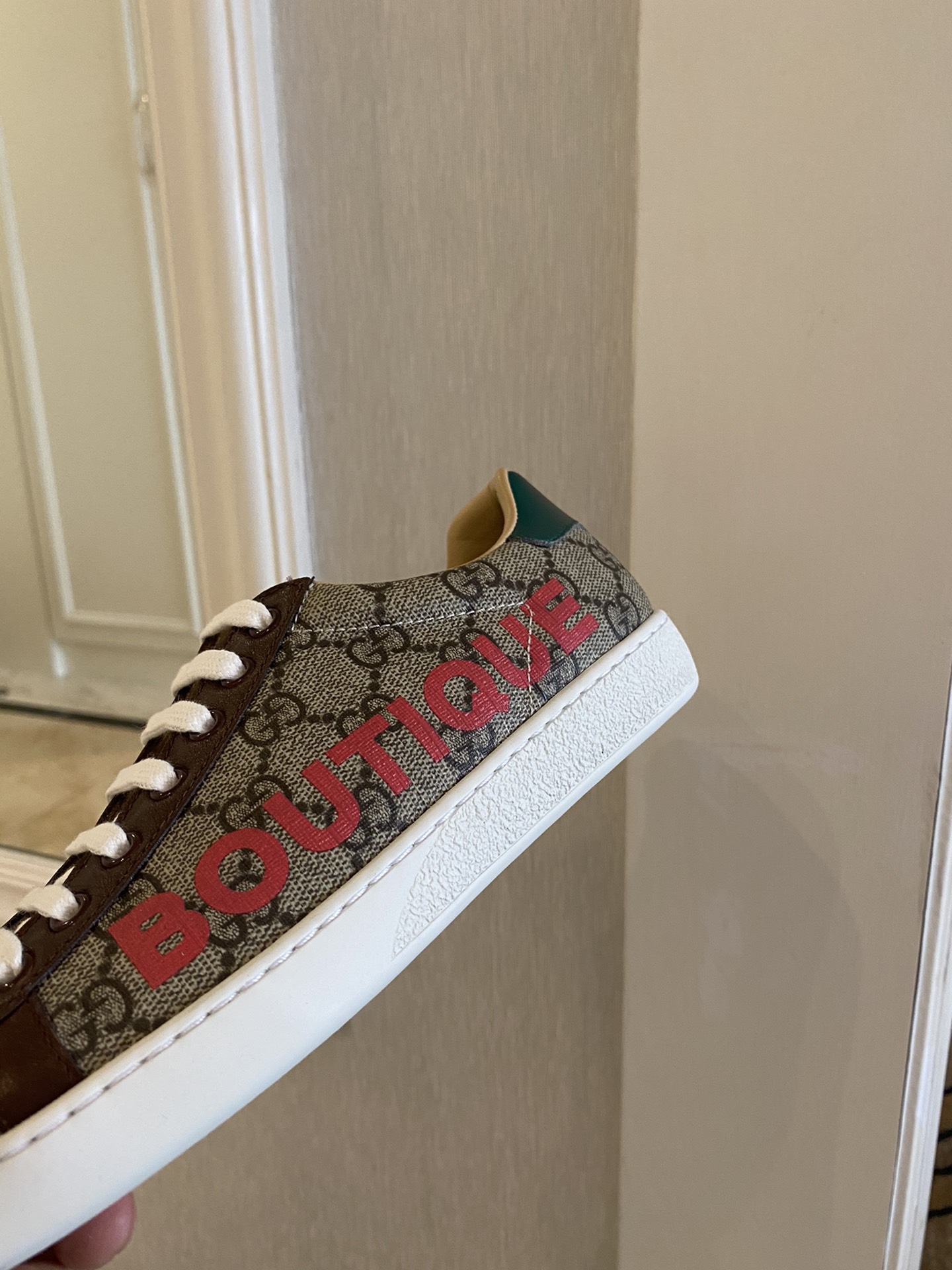 Gucci Women's Ace sneaker with bee sneaker 4 - vstockx