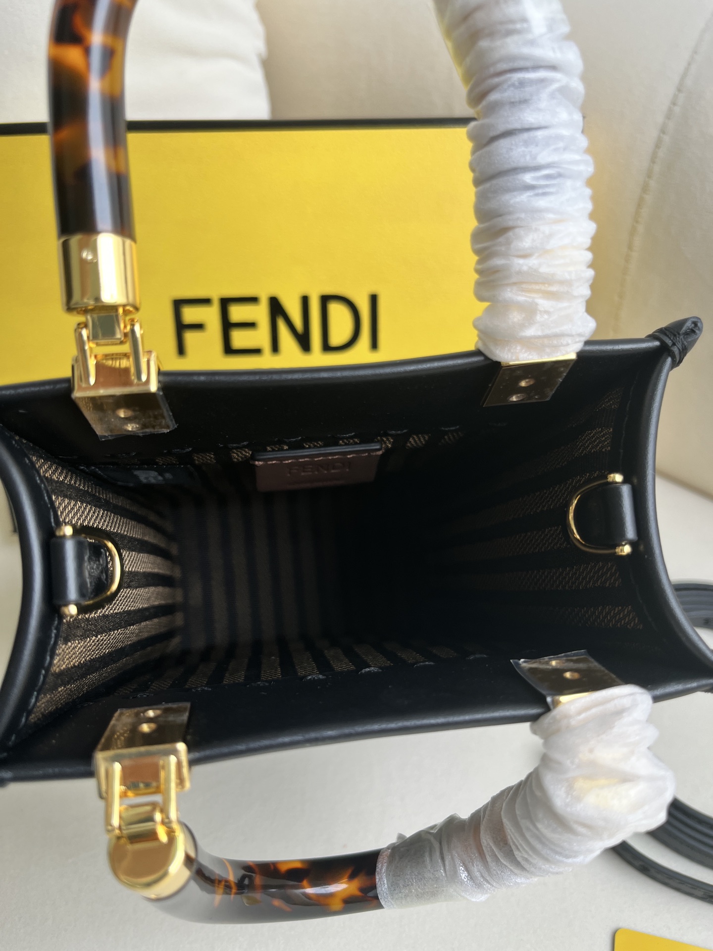 handbags FENDI 208 size:18*13*6.5- - vstockx