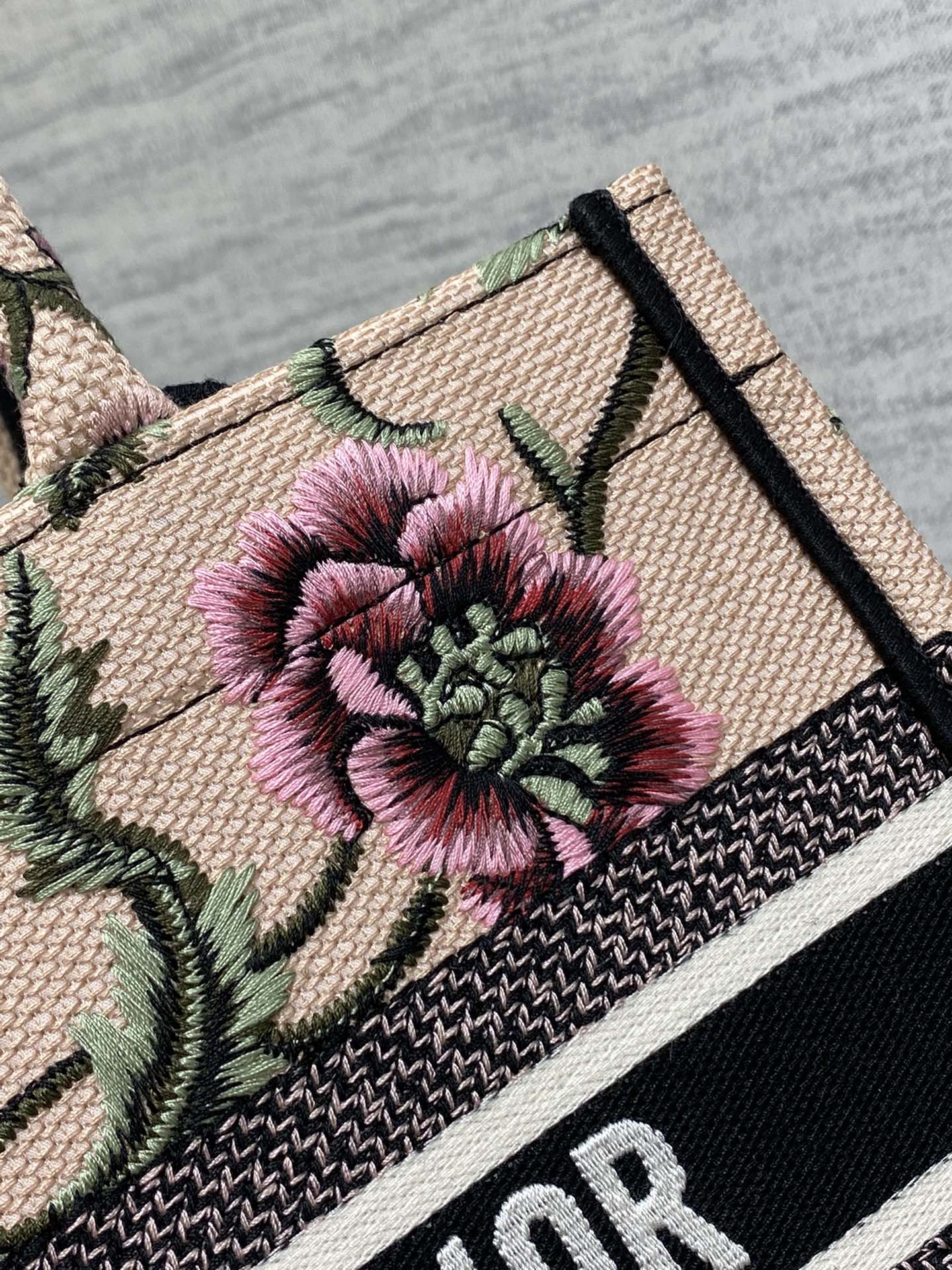 Handbag Dior size 26*8*22 cm - vstockx