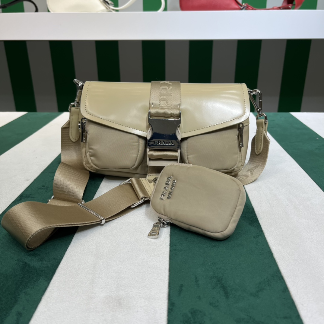 Handbags Prada 1BD295 size:22*7.5*14 cm - vstockx