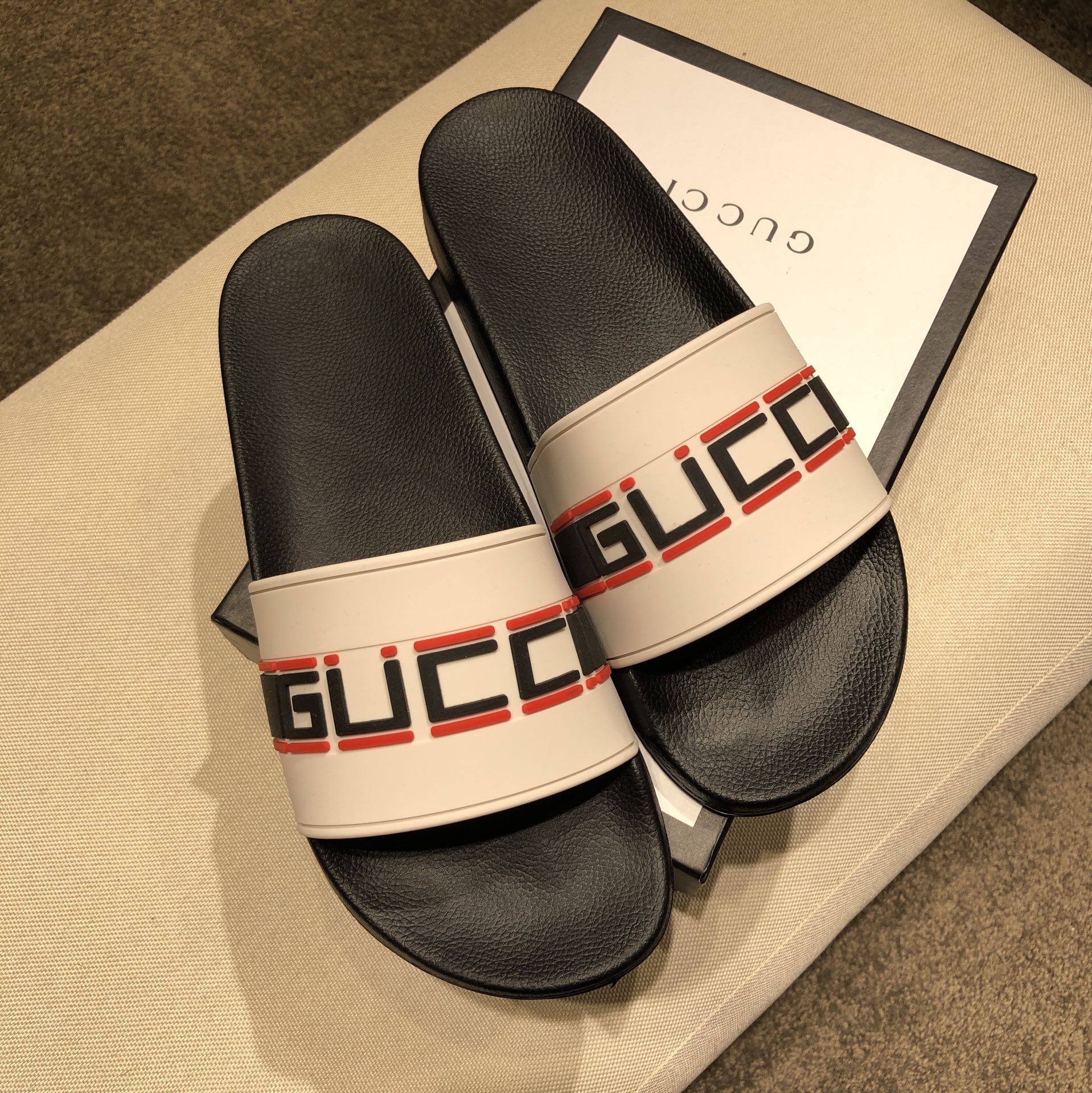 Gucci Slippers 27 - vstockx