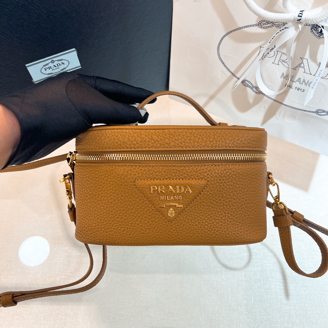 handbags prada 1BH202 18*11.5*7.5 - vstockx