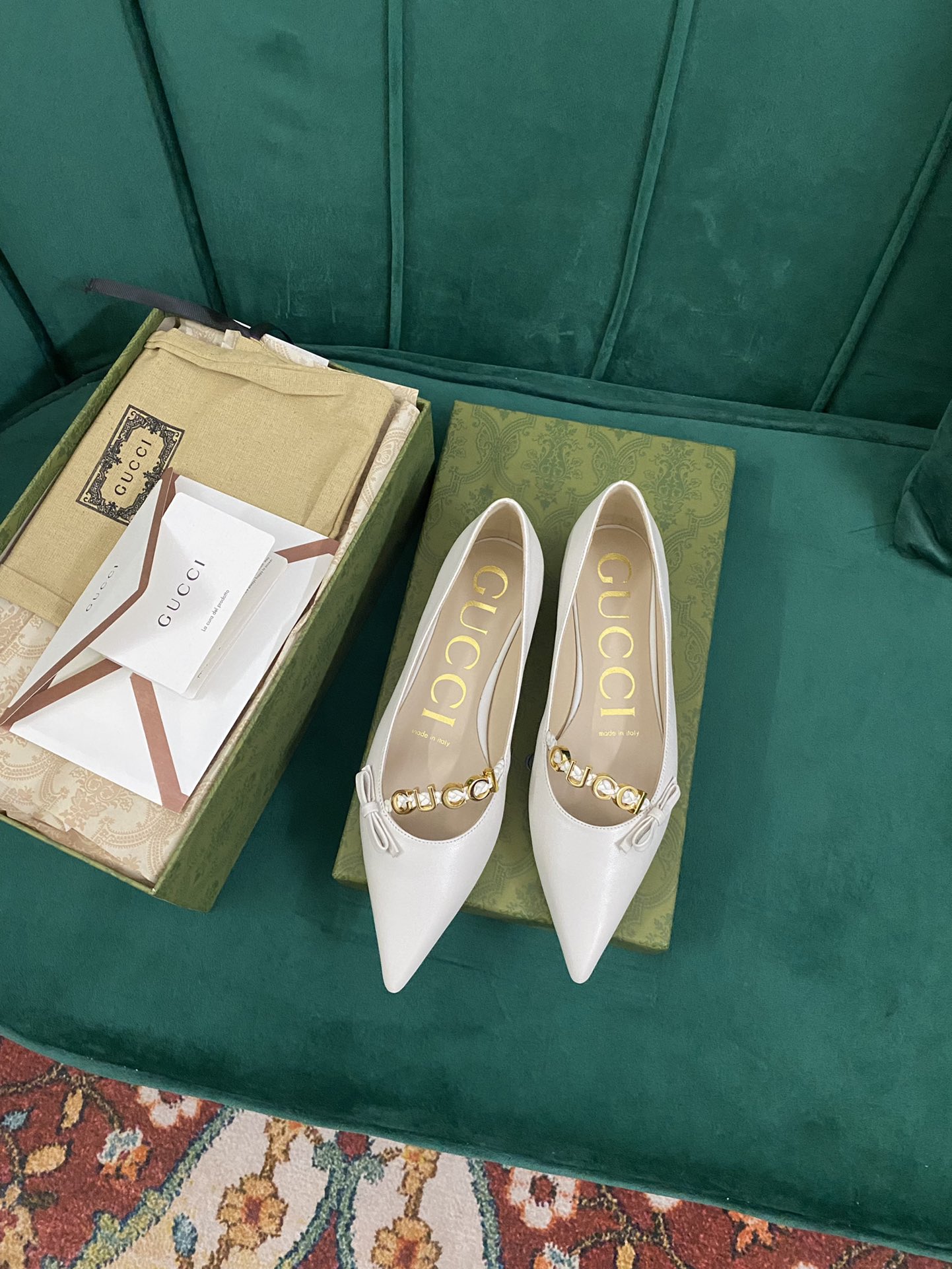 Gucci Women's pump with 'GUCCI' Women 10 - vstockx
