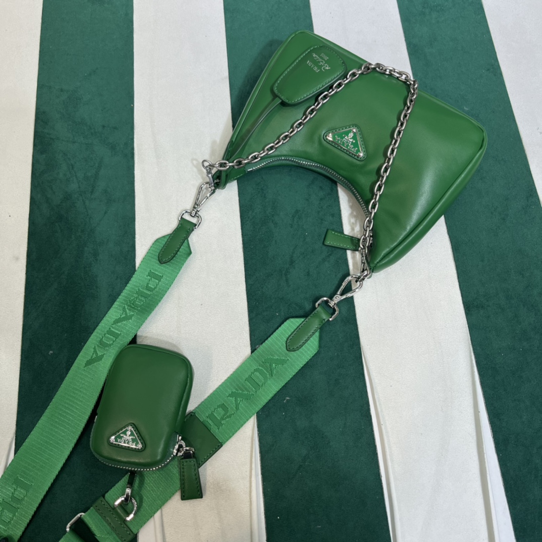 Handbags Prada 1BH240 size:22*12*6 cm - vstockx