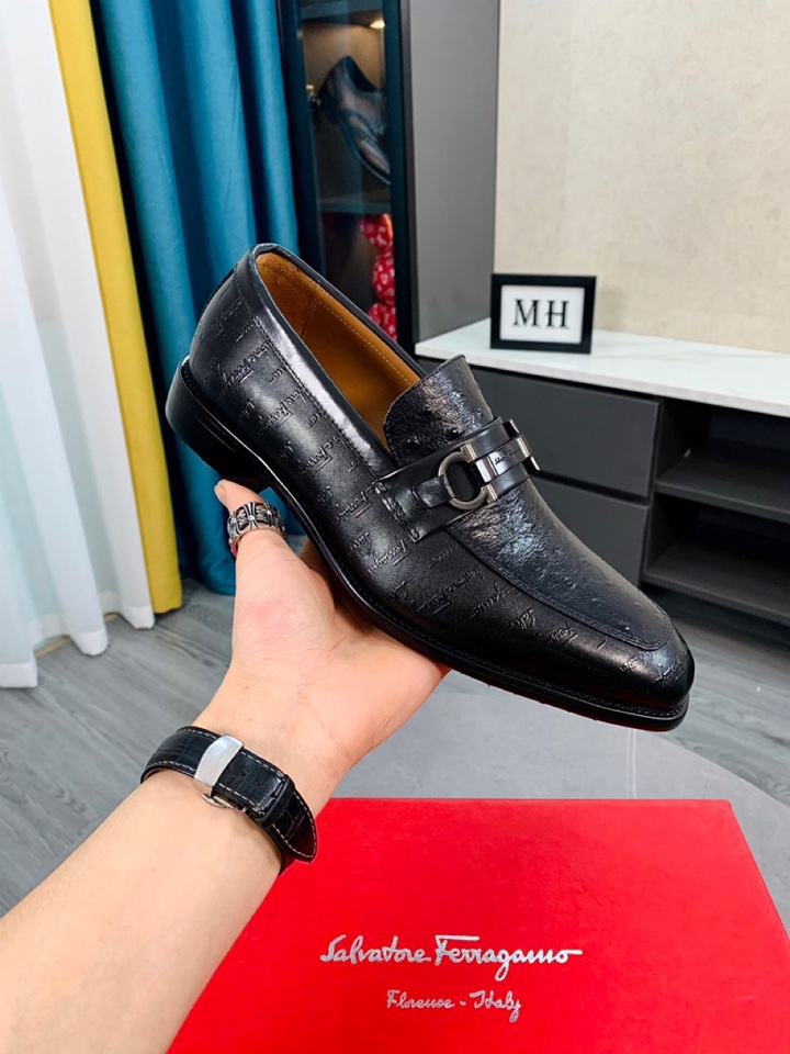 Salvatore Ferragamo Boots 27 - vstockx