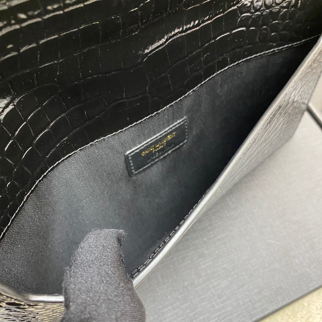 Handbags SAINT LAURENT 565739 size 27x16x2 cm - vstockx