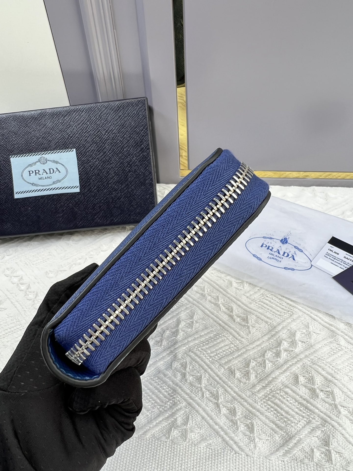 handbags prada 2ML317 20*10.3 - vstockx