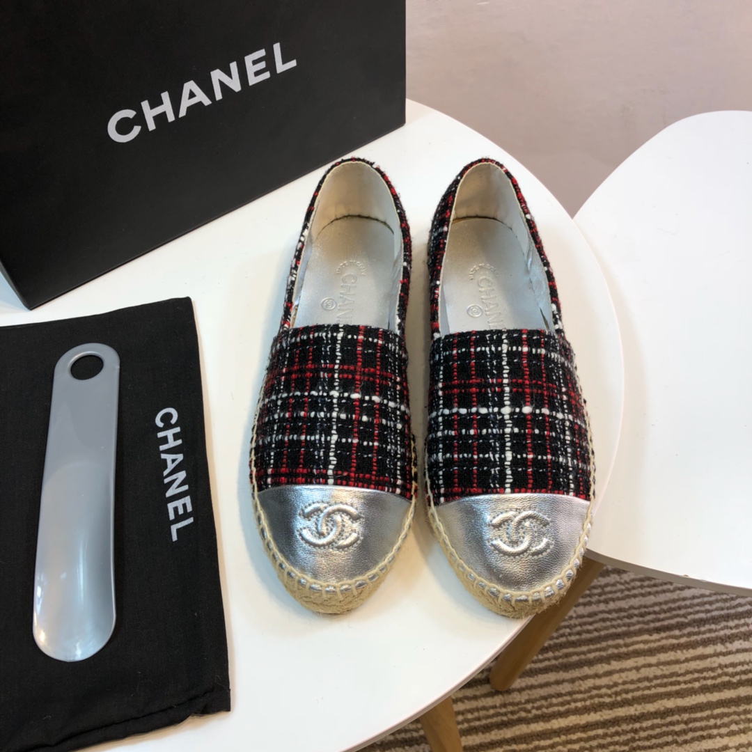 Chanel Loafers 33 - vstockx
