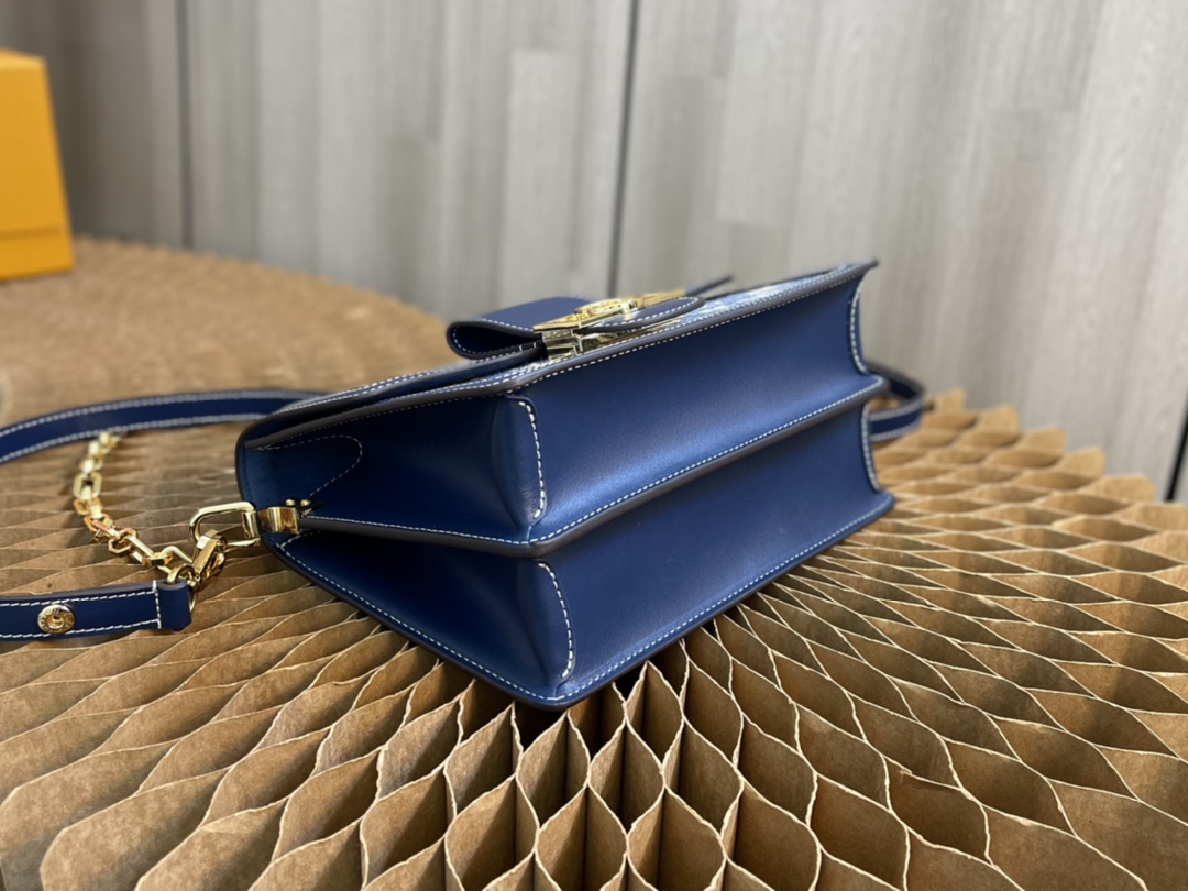 Handbag Louis Vuitton M59631 size 25 x 17 x 10.5 cm - vstockx