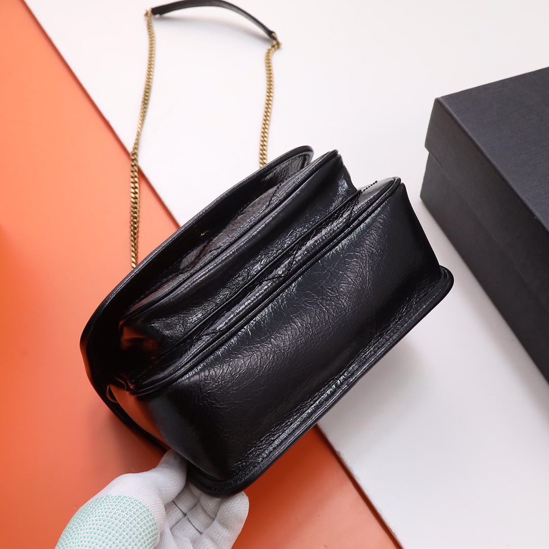 Handbags SAINT LAURENT 533037 size 22x16.5x12 cm - vstockx