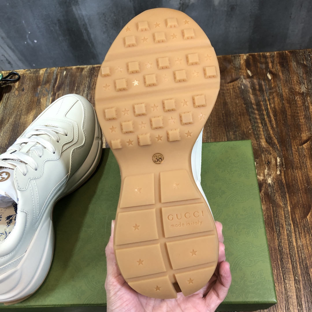 Gucci Rhyton sneaker 35 - vstockx