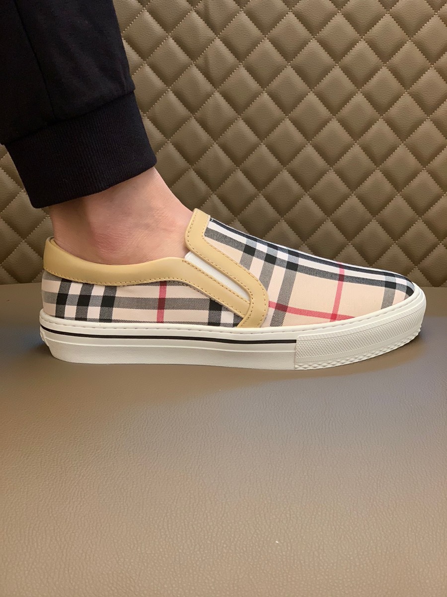 Burberry Perforated Check Sneaker 36 - vstockx