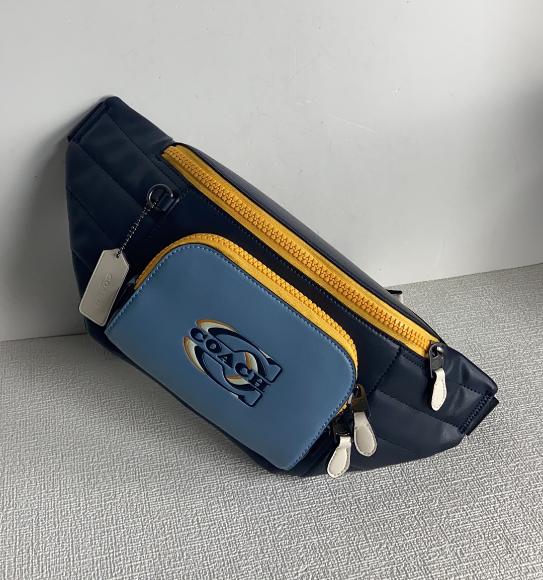 Handbags Coach cE552 size:30*12*4 - vstockx