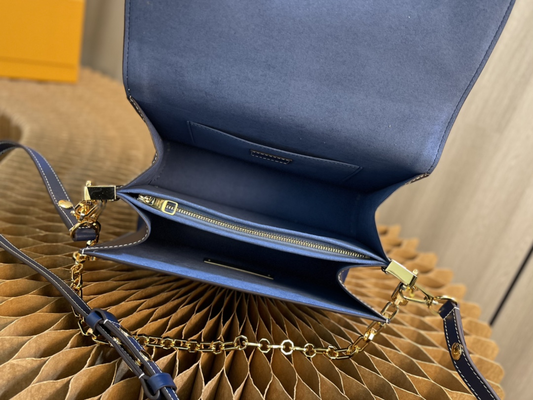 Handbag Louis Vuitton M59631 size 25 x 17 x 10.5 cm - vstockx