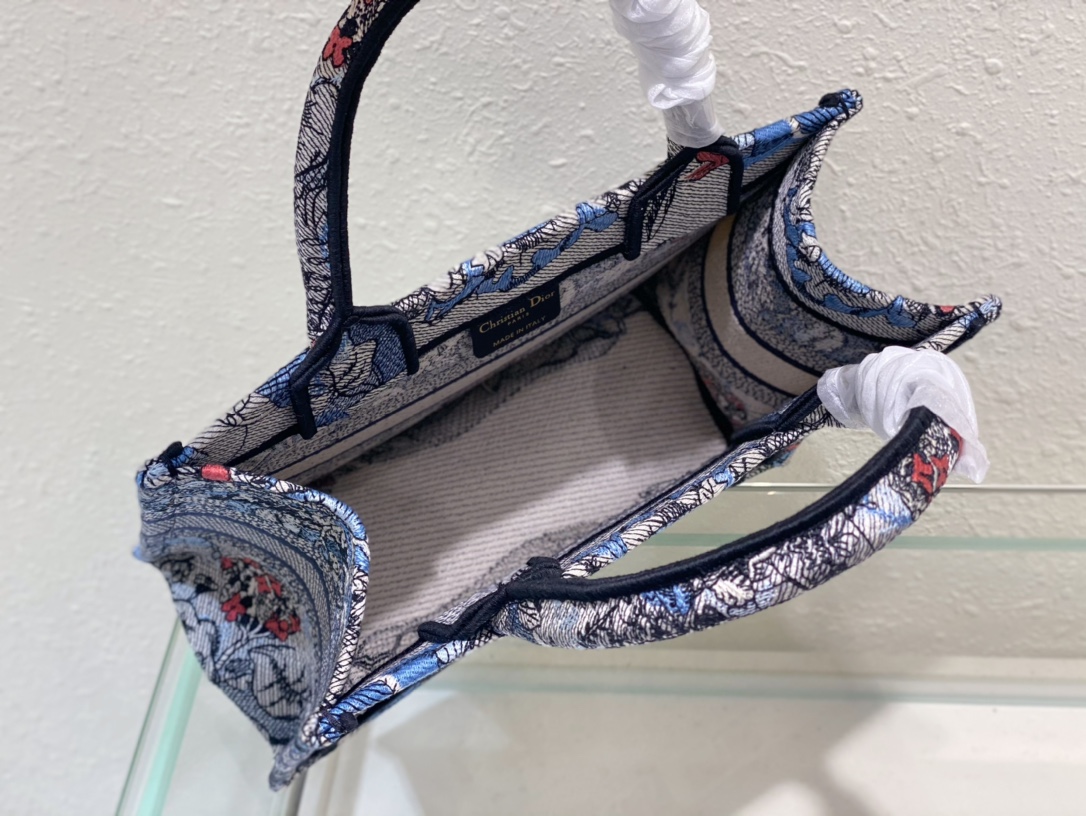 Handbag Dior 8002 size 26.5x 21x 14 cm - vstockx