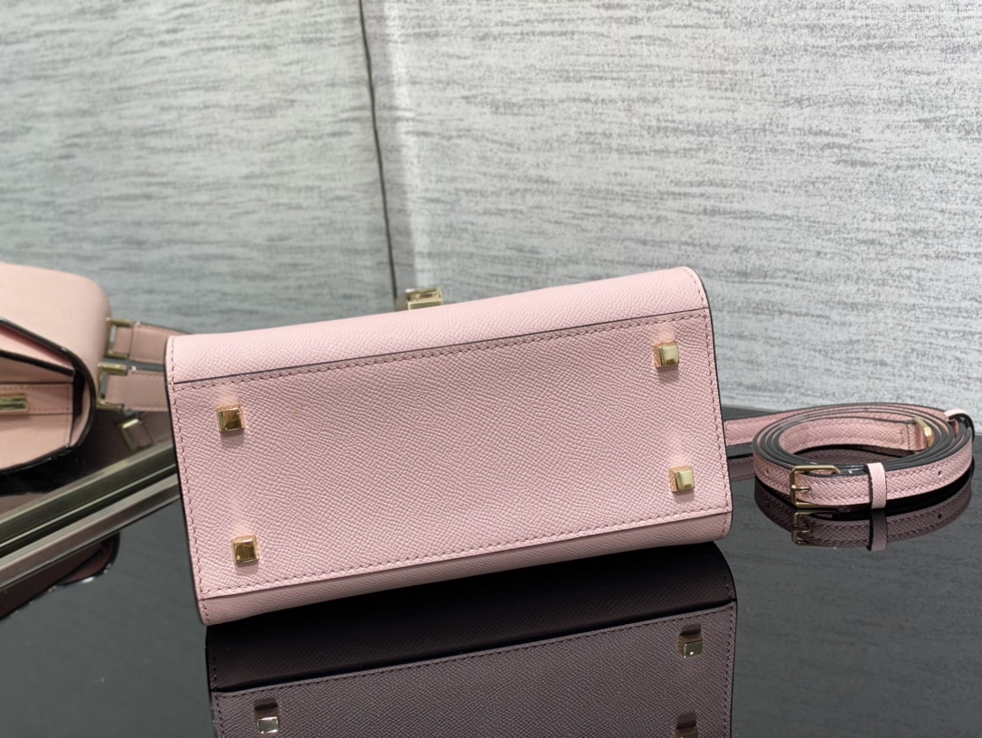 Handbag VALEXTRA size *'* - vstockx