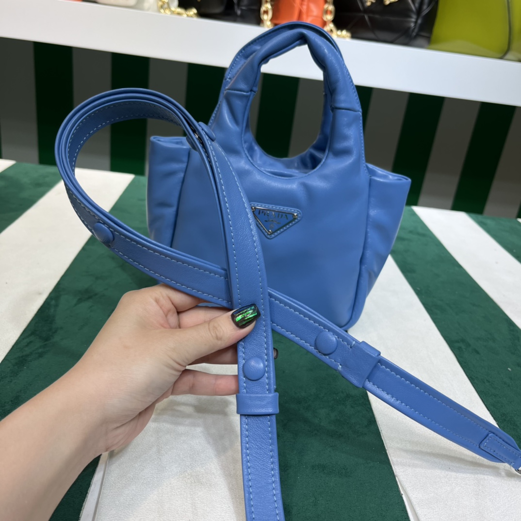 Handbags Prada 1BA359 size:15.5*10*18 cm - vstockx
