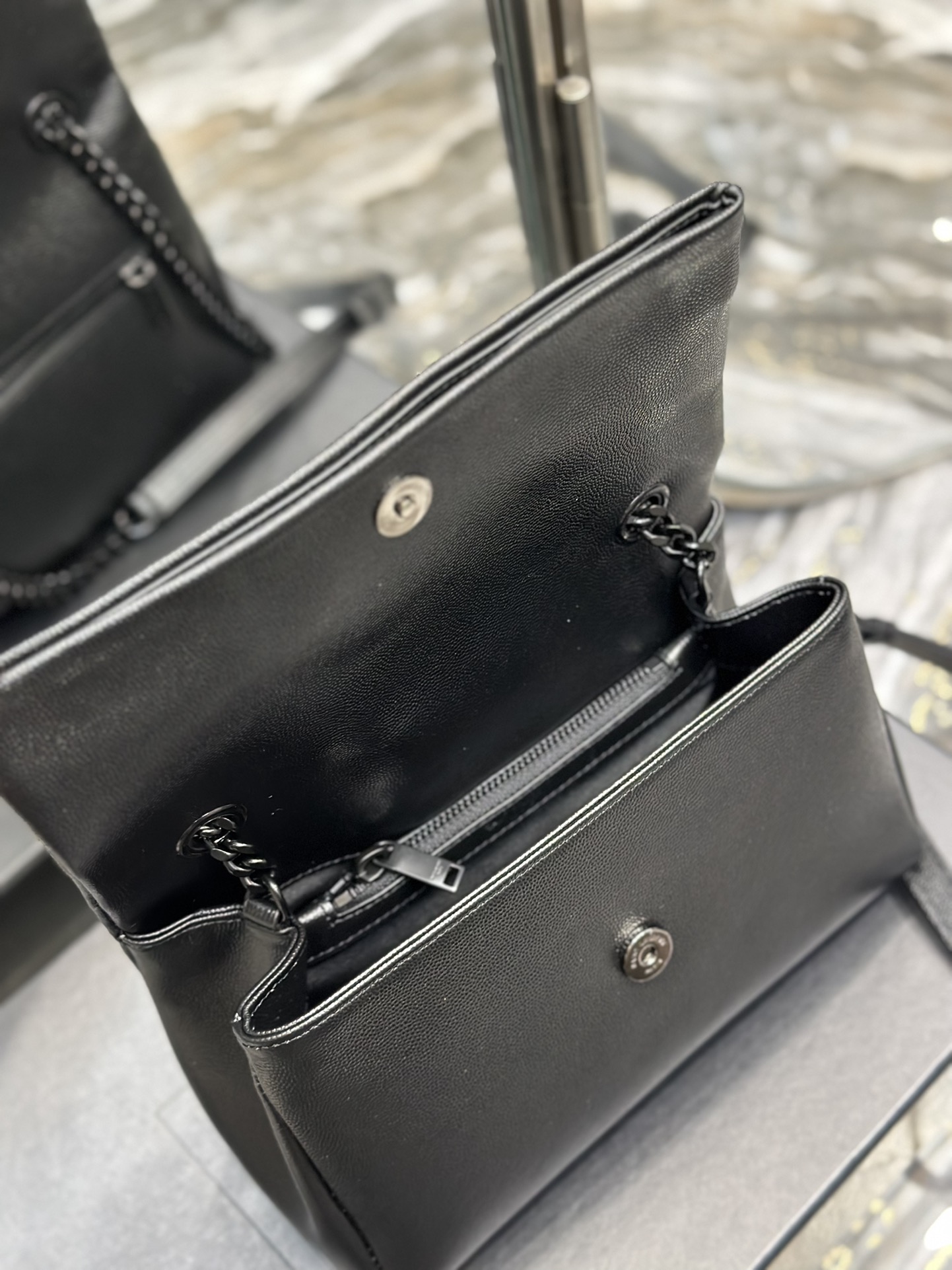Handbags SAINT LAURENT 738820 size 24  15  10 cm - vstockx