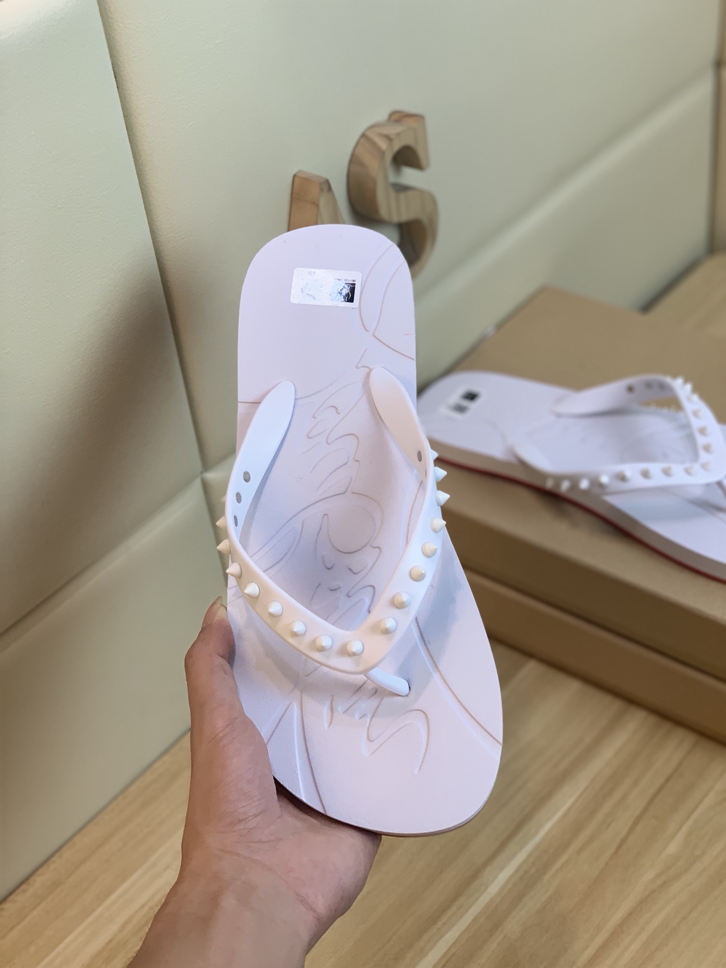 Christian Louboutin Loubi Flip Flat 3 - vstockx