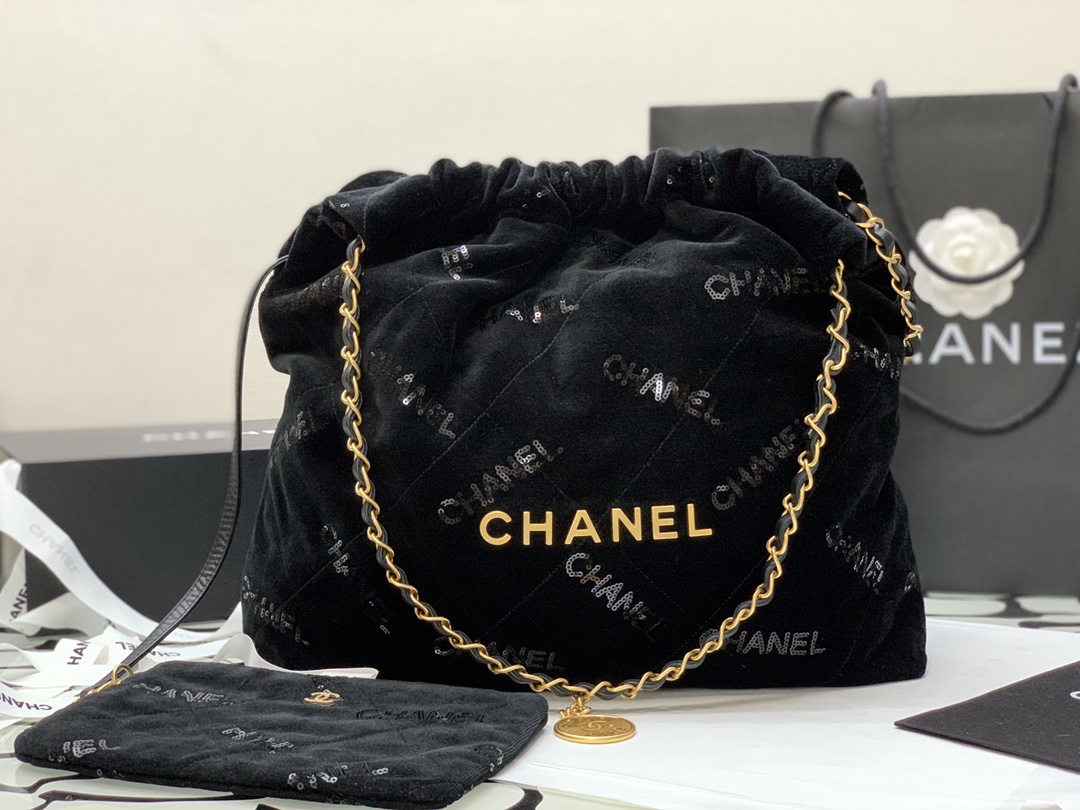 Handbag Chanel size 39*42*8 cm - vstockx