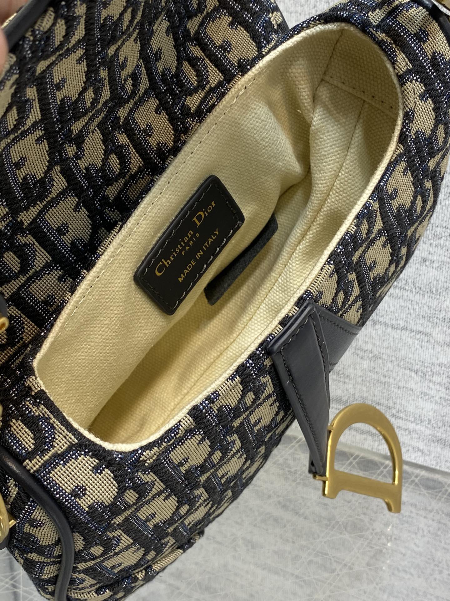 Handbag Dior 3397 size 17  5  15 cm - vstockx