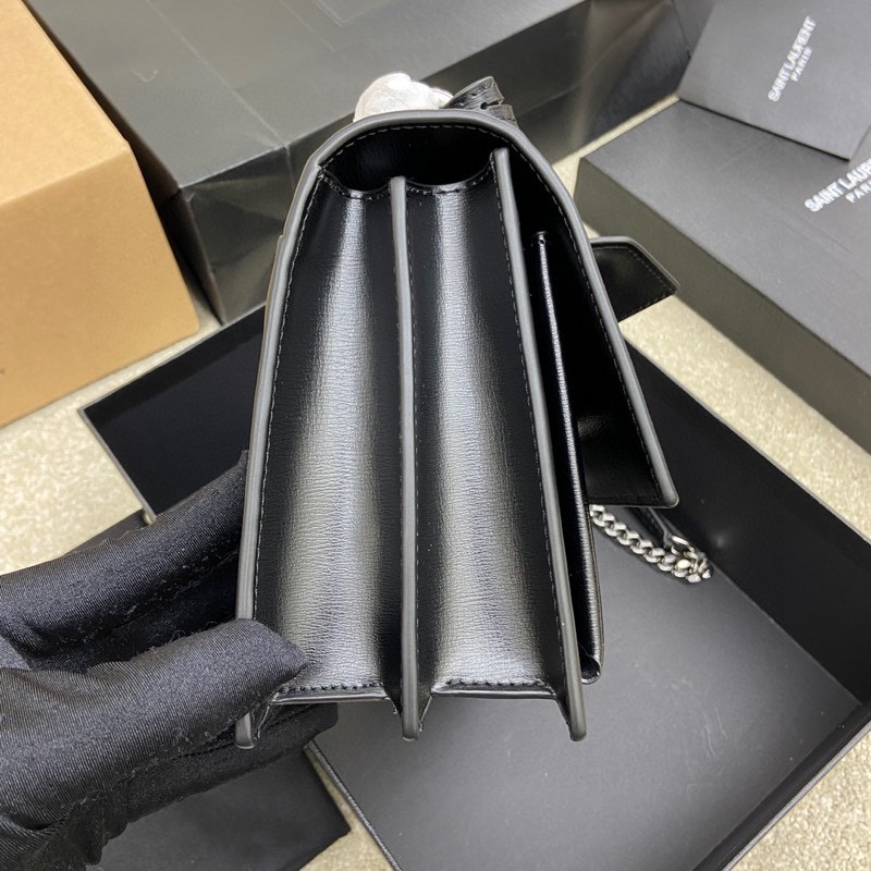 Handbags SAINT LAURENT 442906 size 22x8x16 cm - vstockx