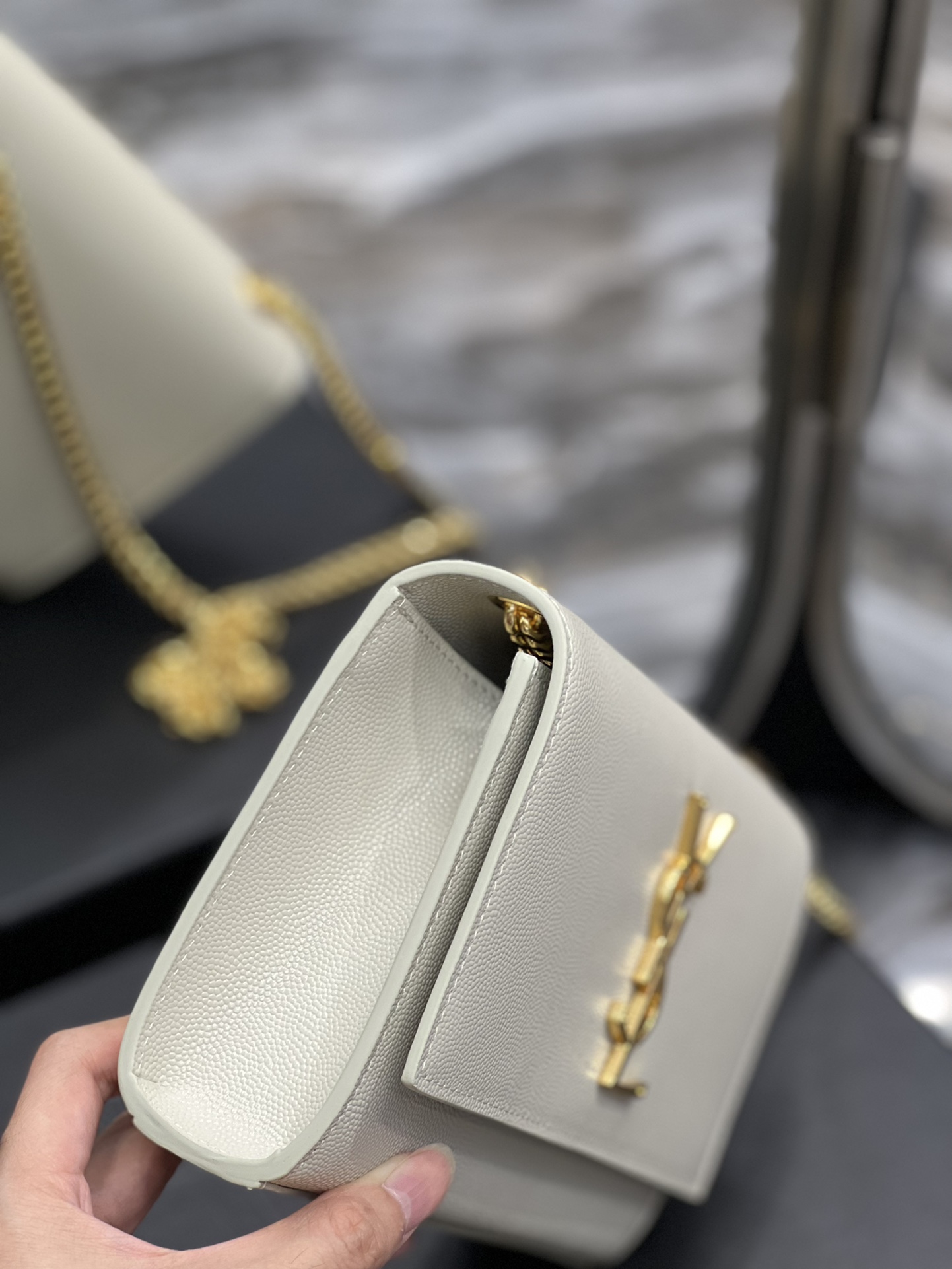 Handbags SAINT LAURENT 469390 size 20x13.5x5.5 cm - vstockx