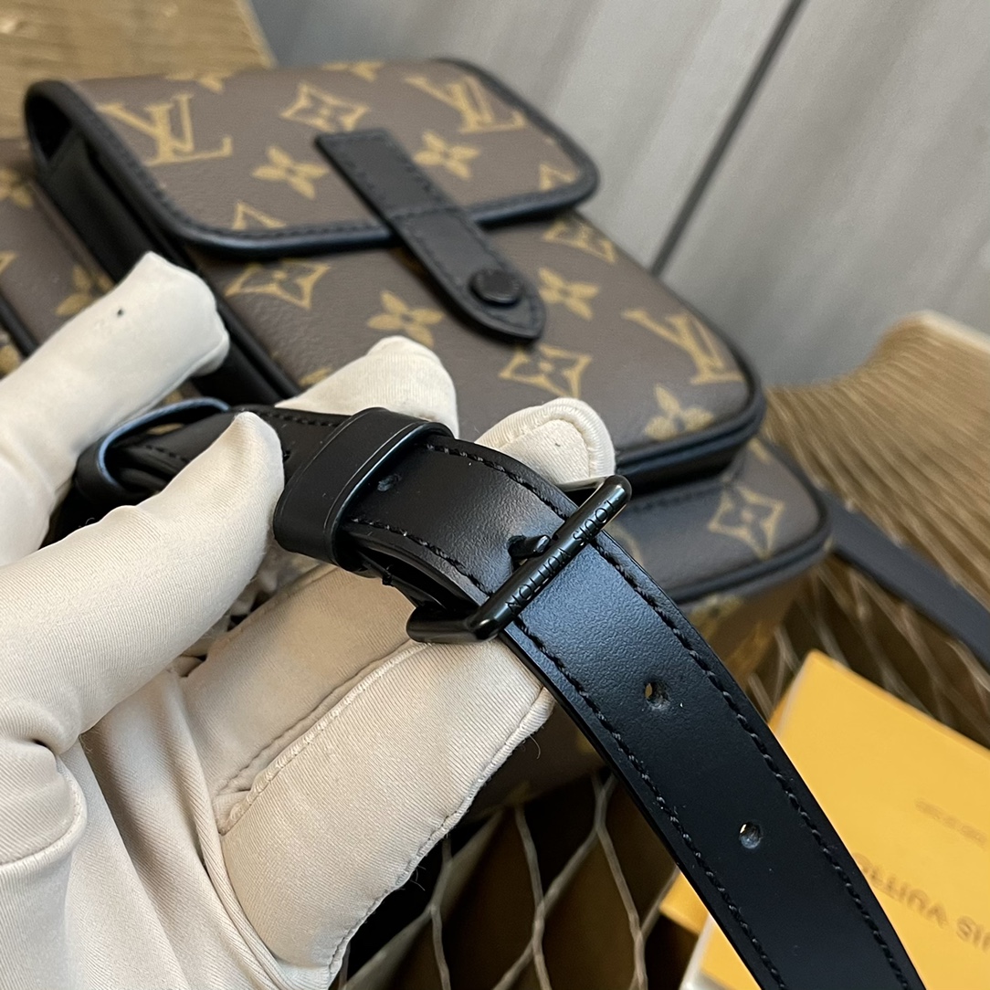 Handbag Louis Vuitton M69405 size 15x17x8 CM - vstockx