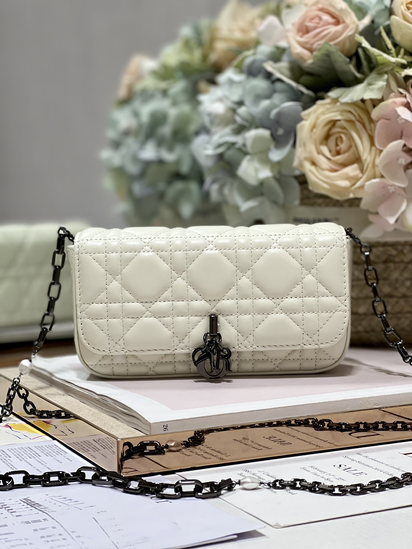 Handbag Dior 0977 size 18.5 x 10 x 4 cm - vstockx