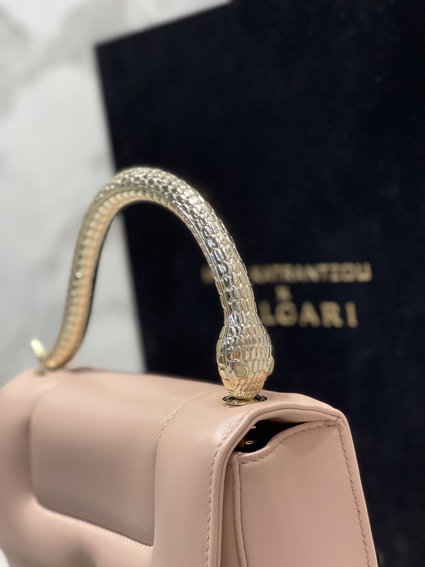 Handbags Bvlgari 291071 size:19.2*15*6 cm - vstockx