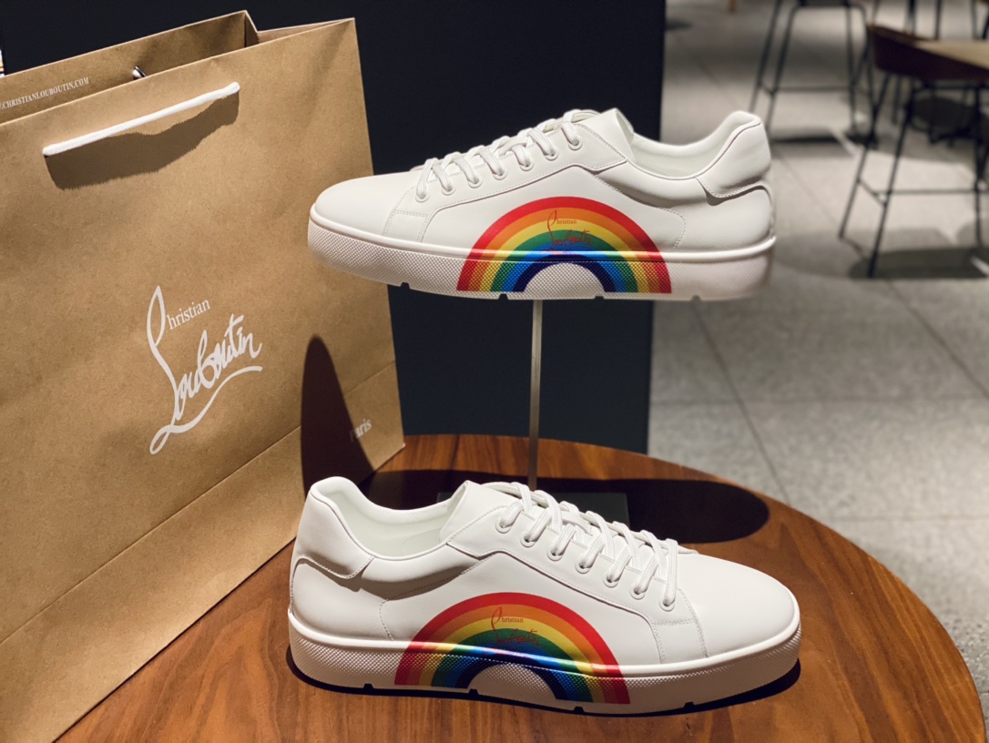 Christian Louboutin Low Top Sneakers 6 - vstockx
