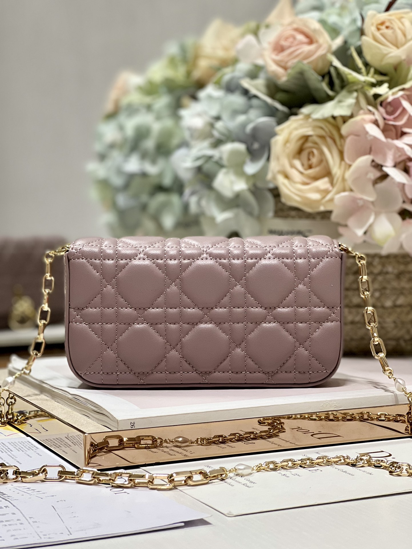 Handbag Dior 0977 size 18.5 x 10 x 4 cm - vstockx