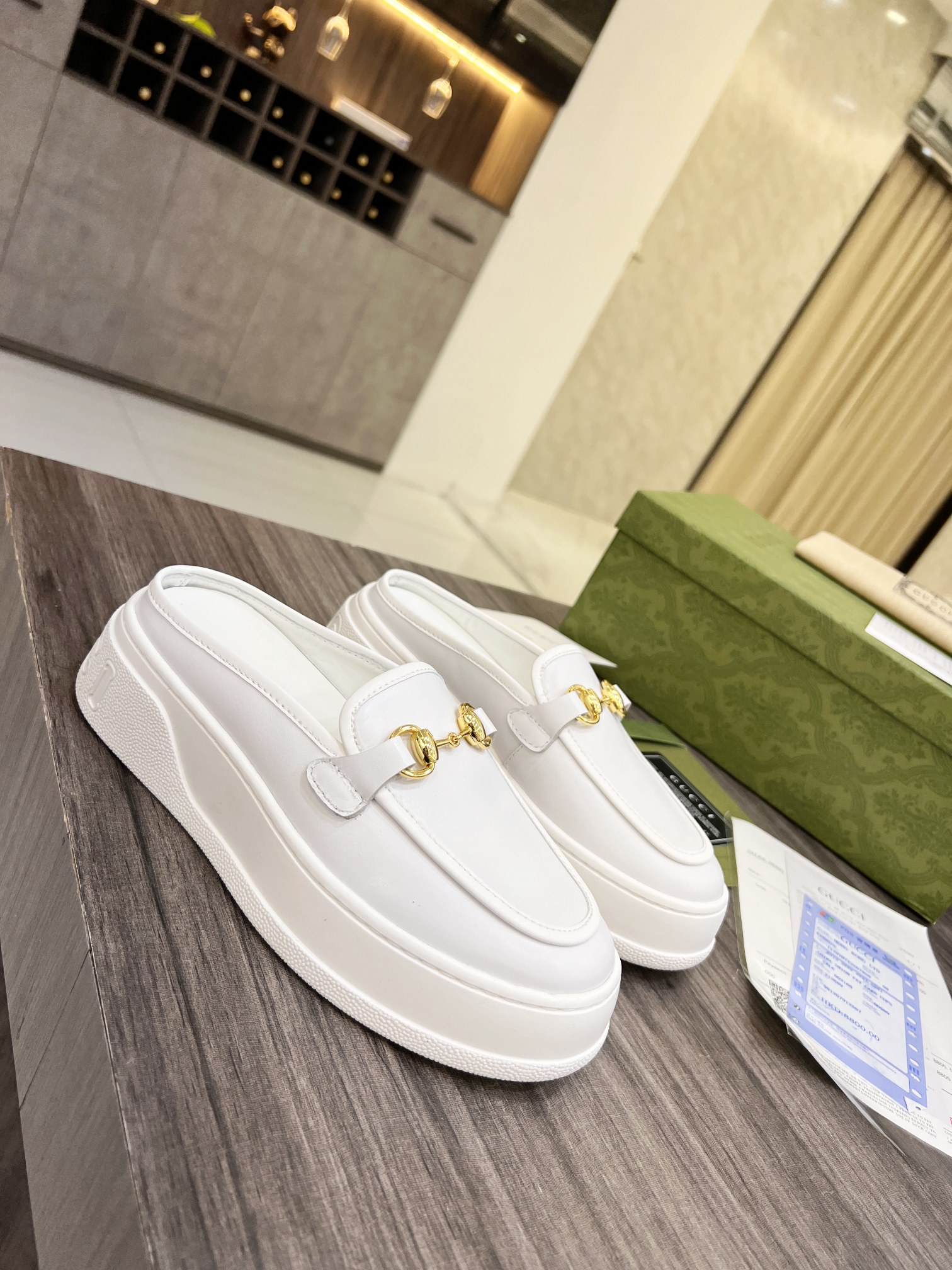 Gucci Women's WOMEN 6 - vstockx