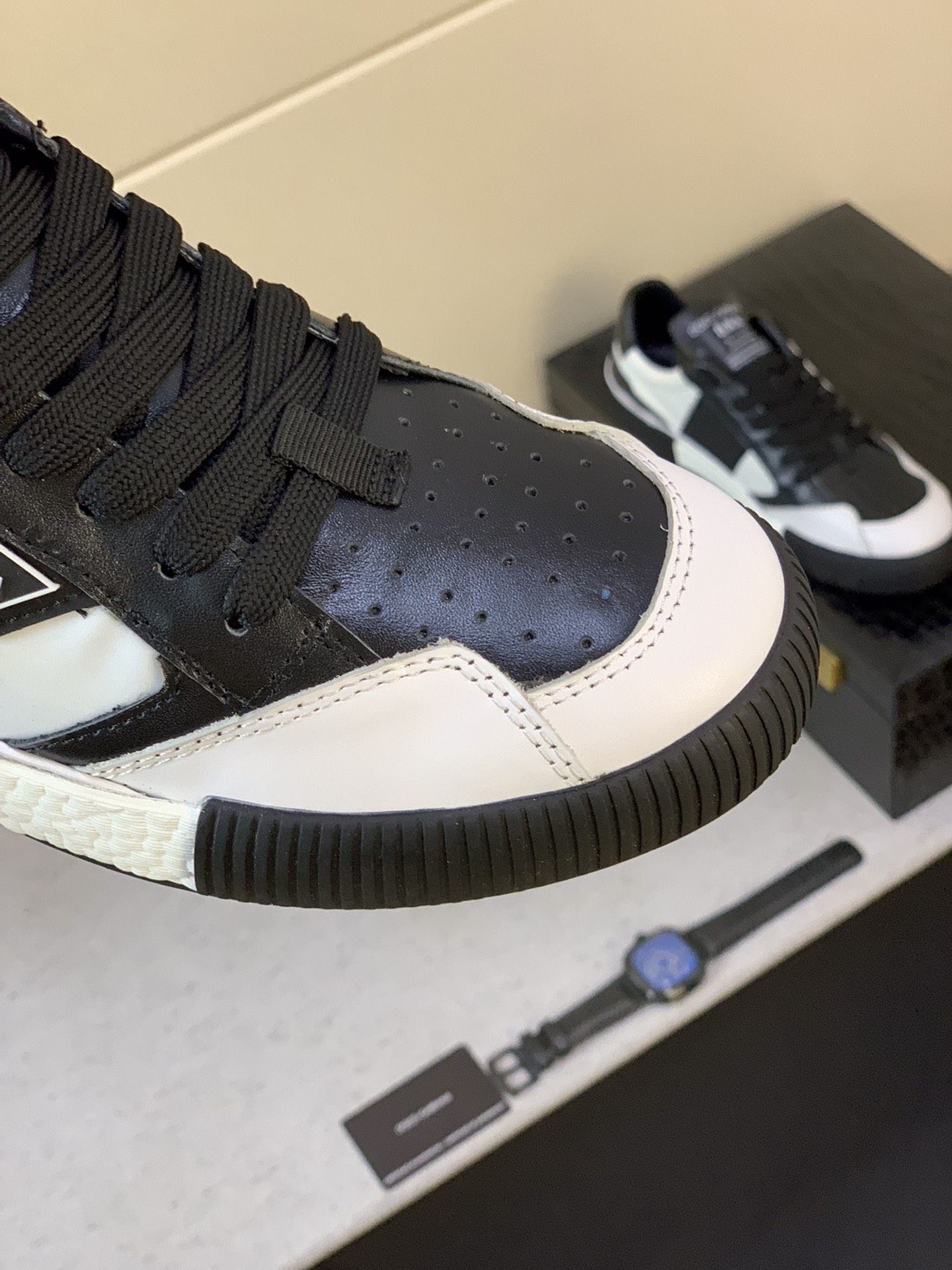 Dolce & Gabbana Low Tops Sneakers 44 - vstockx