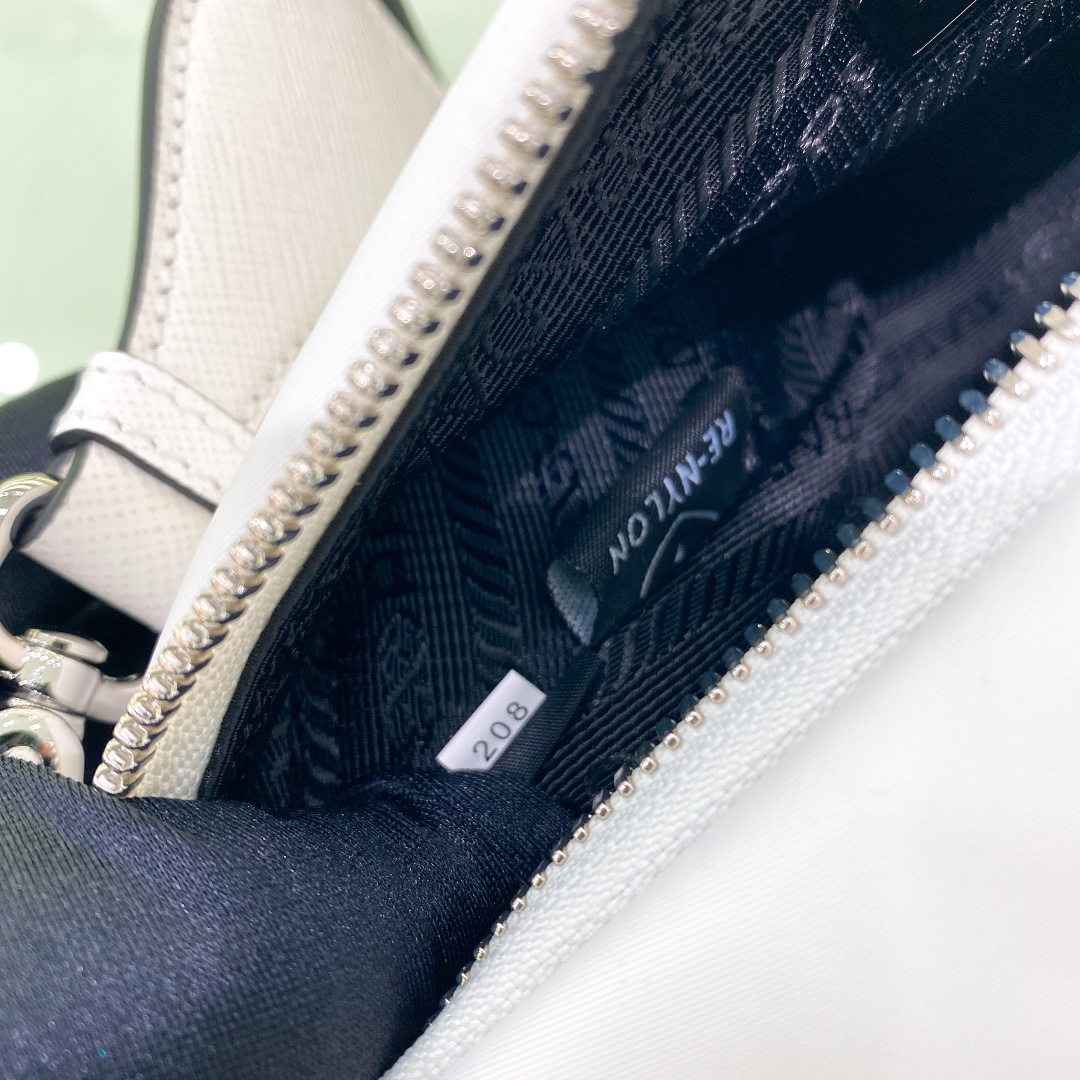 handbags prada 1BH190 26*14*12 - vstockx