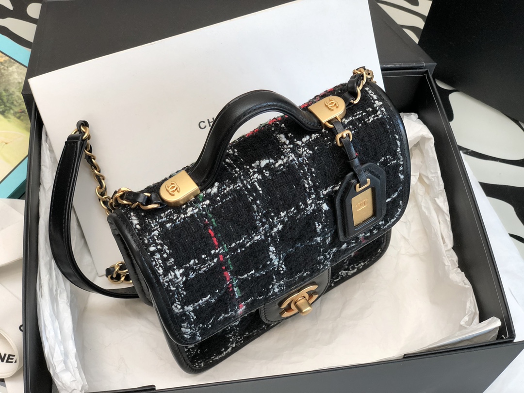 Handbag Chanel size *. * - vstockx
