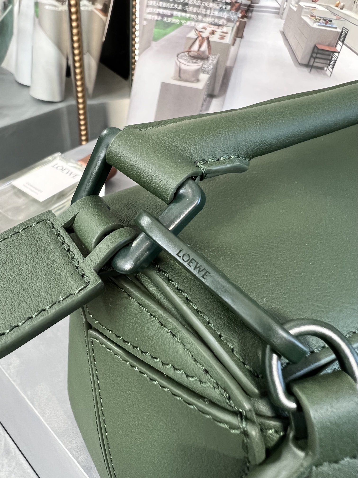 Handbags LOEWE  size:24-16.5-10.5 cm - vstockx