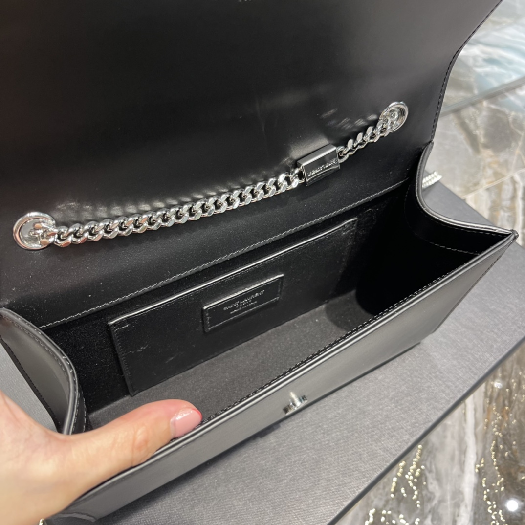 Handbags SAINT LAURENT 364021 size 24x14.5x5 cm - vstockx