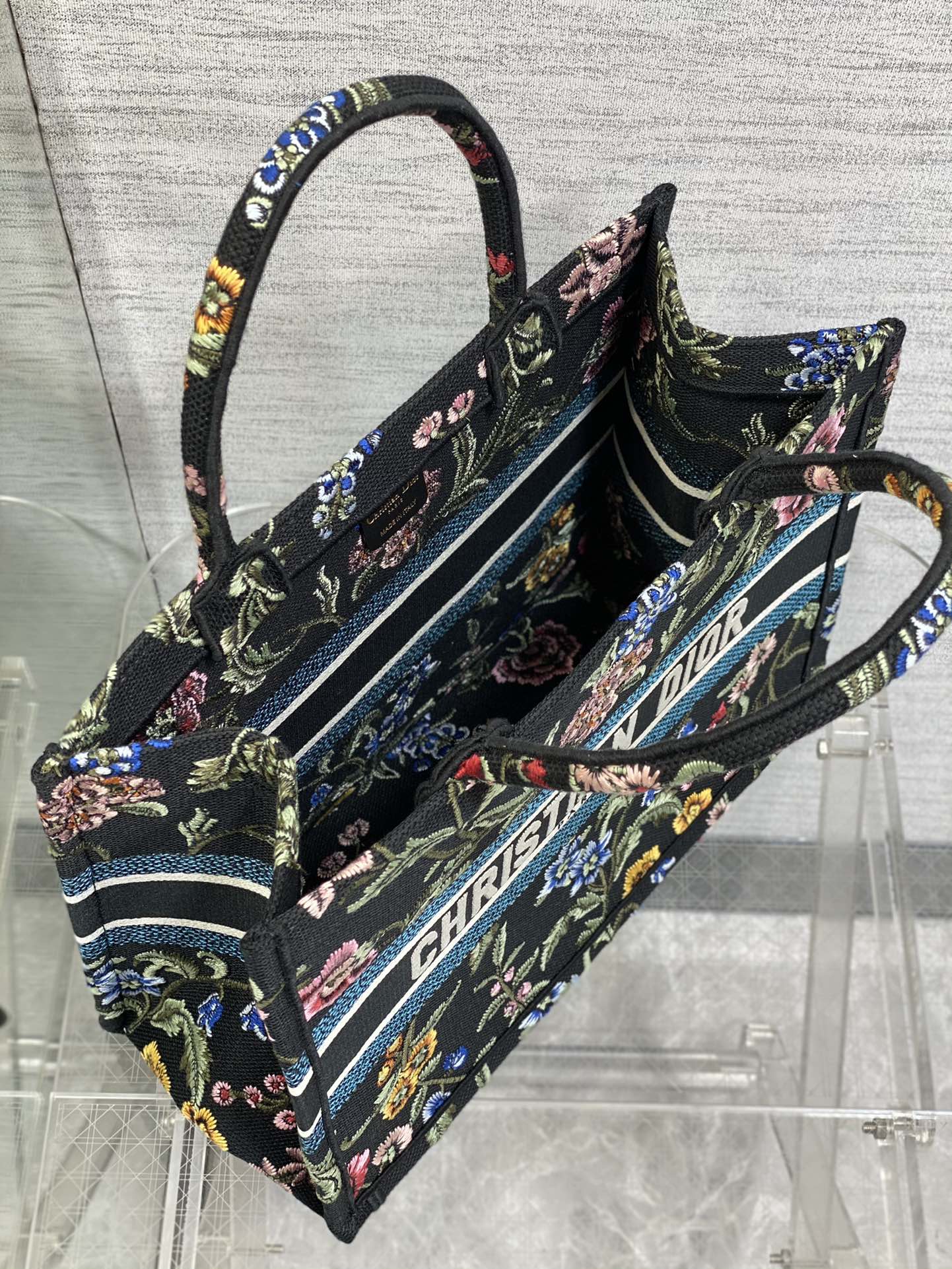 Handbag Dior size 36*18*28 cm - vstockx