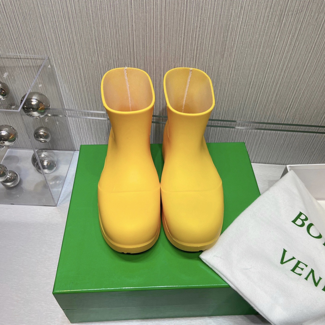 Bottega Veneta Boots 20 - vstockx