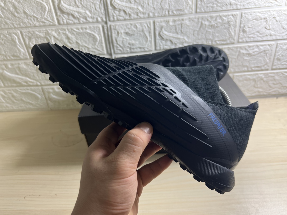 AD football shoes 21 - vstockx